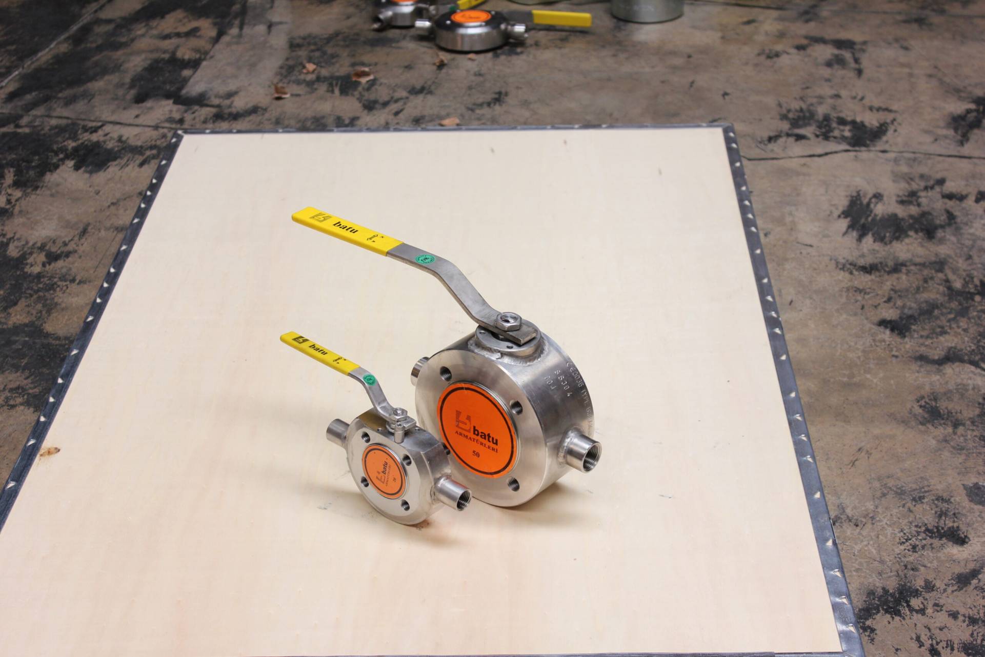 Jacket ball valve